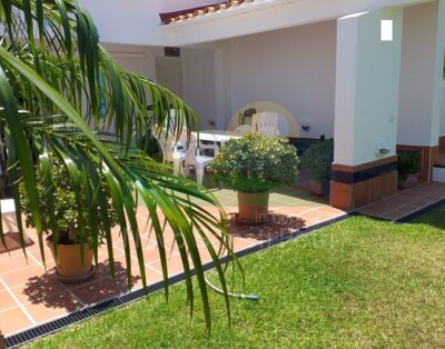 Adosado en la Loma de Sancti Petri