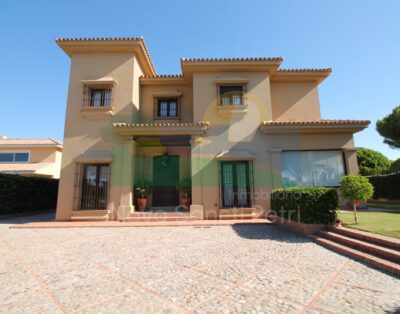 Chalet independiente en Residencial Grazalema